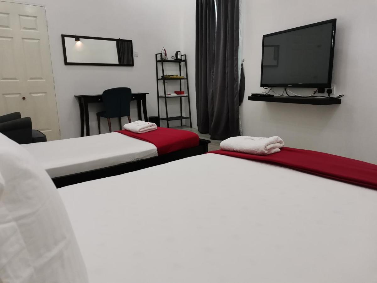 Roomstay Hj Esmon Parit Raja Uthm מראה חיצוני תמונה